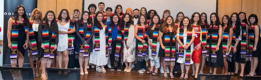 Group picture of graduated students
